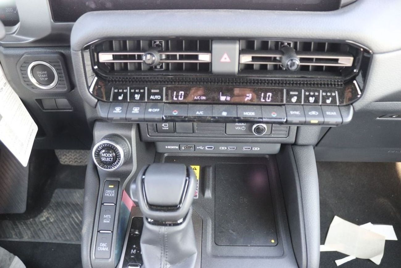 تويوتا برادو Adventure 2.4Turbo, Leather Seat, Sunroof, Push Start, Memory seat, Model 2025