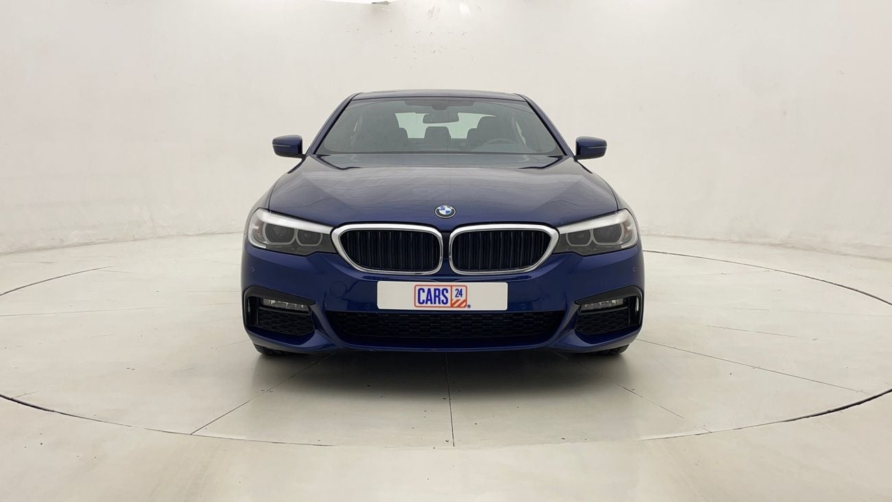 بي أم دبليو 520i M SPORT 2 | بدون دفعة مقدمة | اختبار القيادة في المنزل