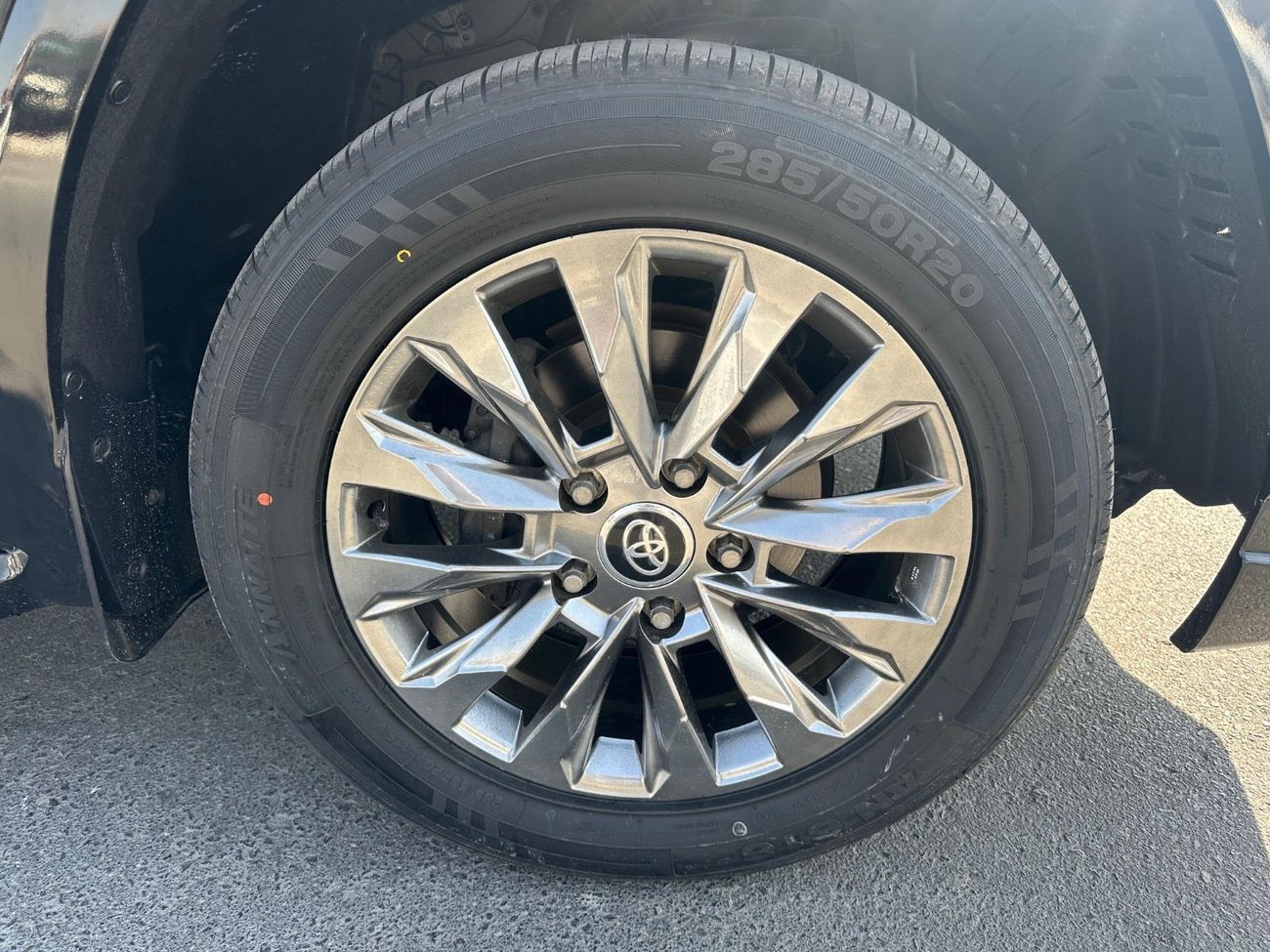 Toyota Land Cruiser EXR 2.7L