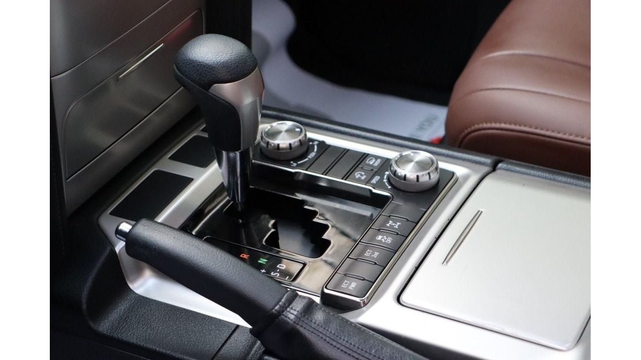 Toyota Land Cruiser GXR GT Toyota Land Cruiser GX.R Grand Touring / V6 / 2019 / GCC / Free Accident  / Only 86,000KM