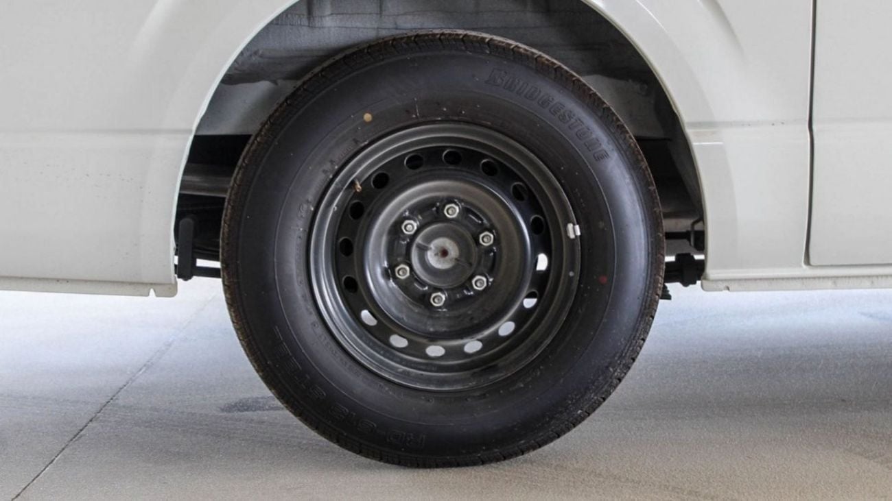 Toyota Hiace GL Toyota hiace cargo standard 2.7L V4 PETROL