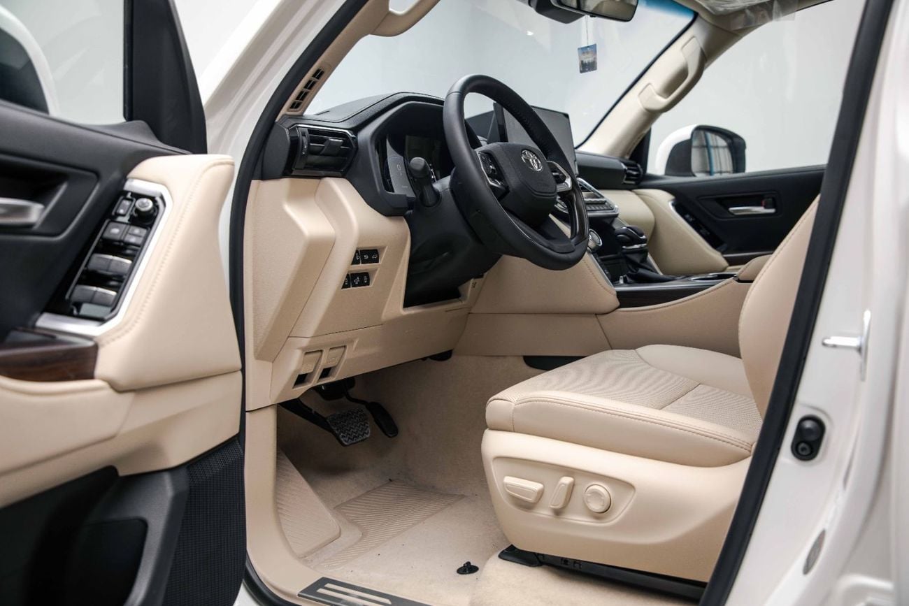 تويوتا لاند كروزر GXR 3.5L - White Inside Beige | Export Only