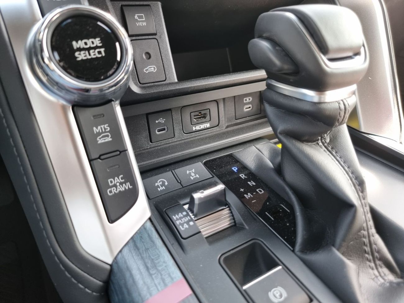 Toyota Land Cruiser LC 300 3.3L DIESEL VXR 7 SEATER FULL OPTION WITH AEROW  KIT