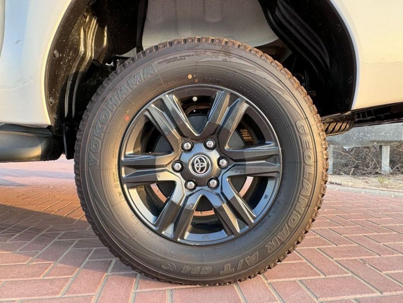 تويوتا هيلوكس Toyota Hilux 4x4 LZ  / AT