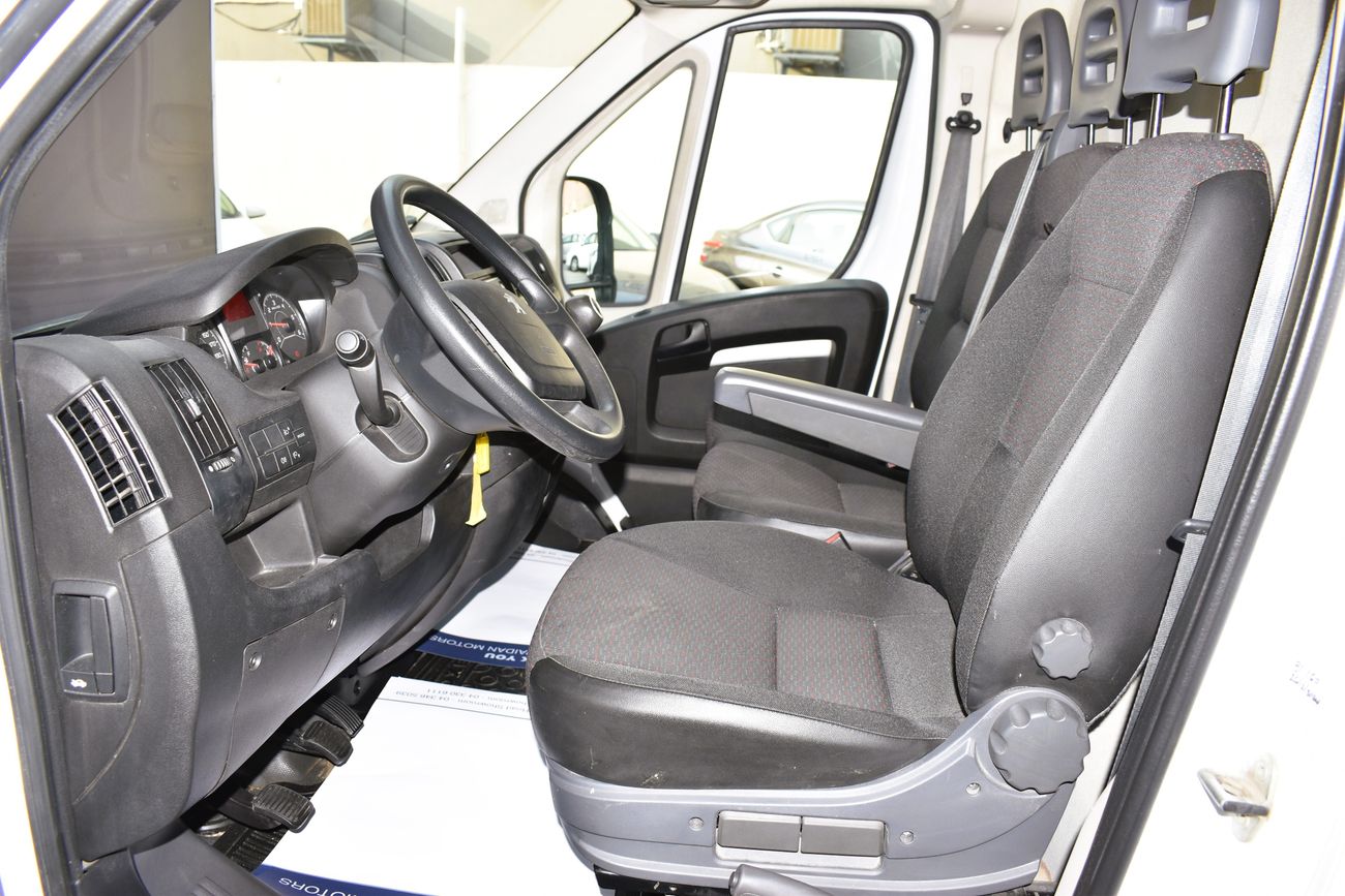 Peugeot Boxer AED 1279 PM | 2.2L L4 H3 GCC AGENCY WARRANTY UP TO 2026 OR 100K KM