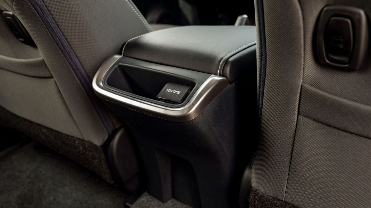 Toyota Fortuner 2.4L DIESEL 2025 WHITE