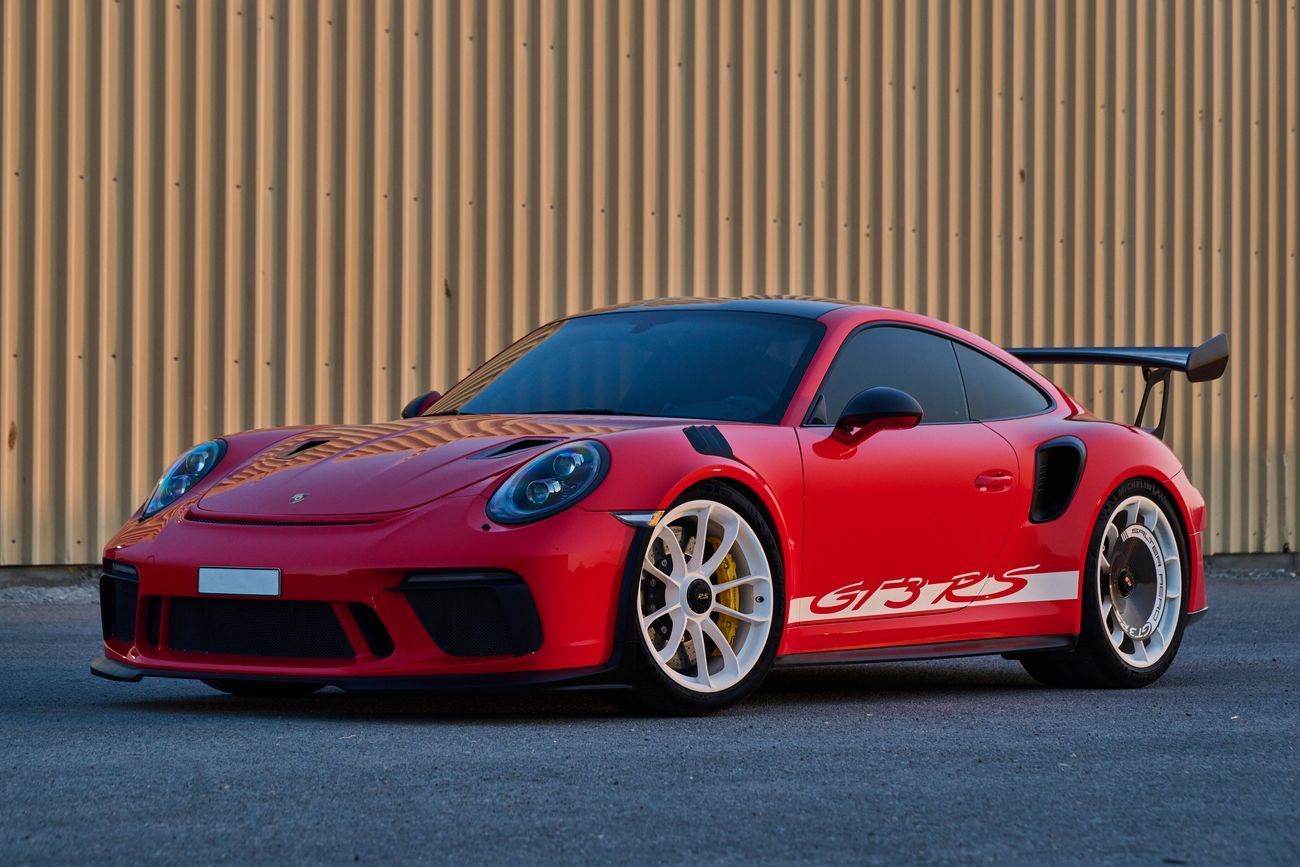 بورش 911 بورشه GT3 RS - Weissach  بورشه 911 GT3 RS مميزة جدًا مع الحزمة النادرة والمطلوبة "Weissach". في الجي