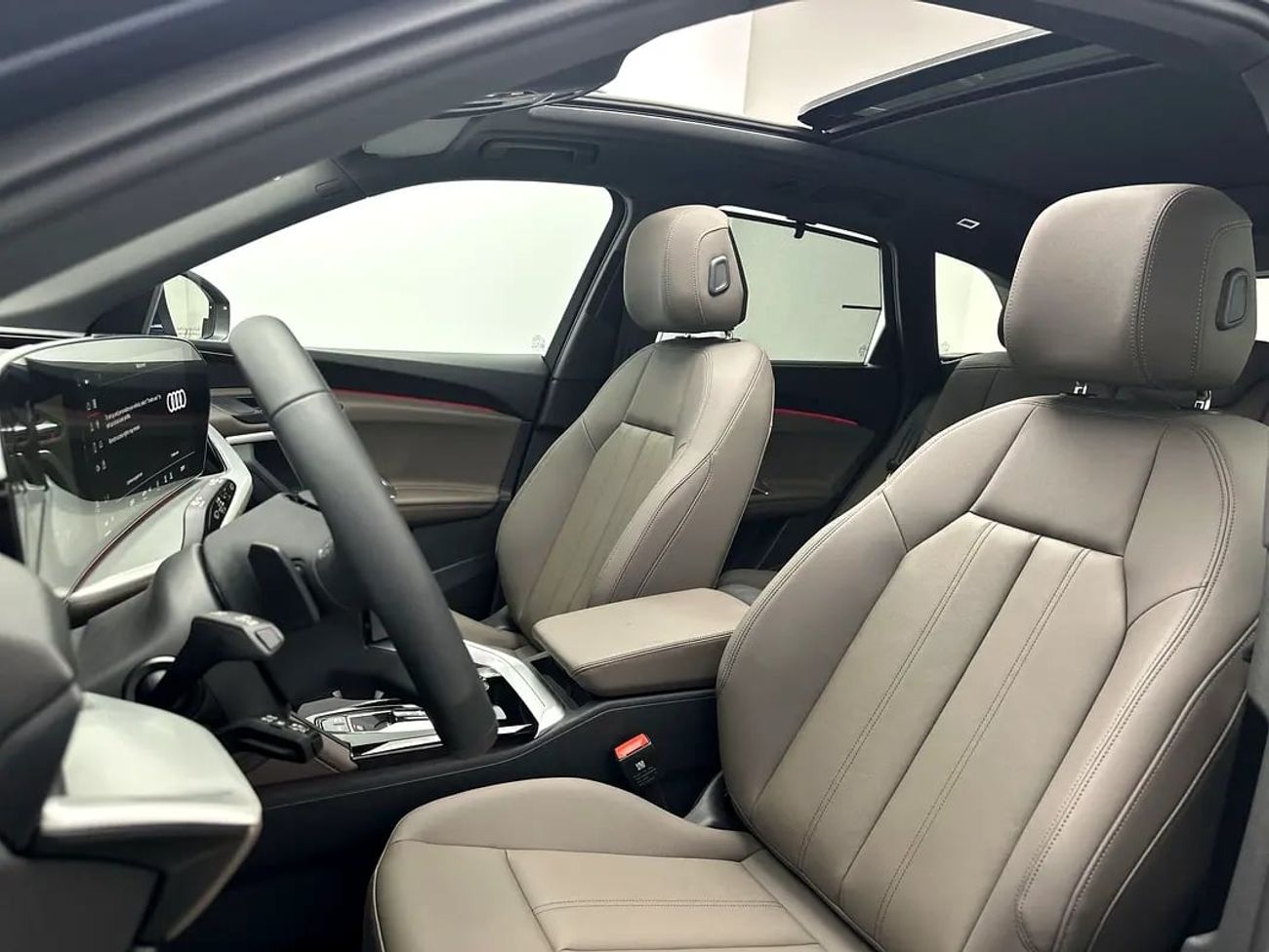 Audi Q5 SUV TFSI quattro 204hp S-Line (Ref# 72671)