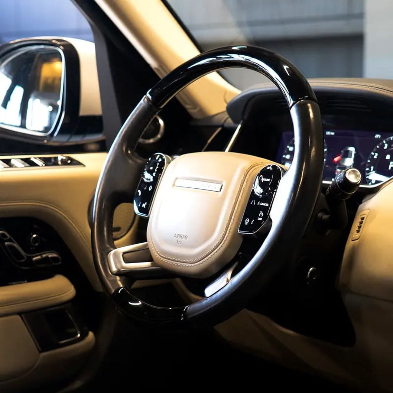 لاند روفر رينج روفر Vogue 5.0L 2,682 pm • 0% Downpayment • Vogue • 1 Year Warranty