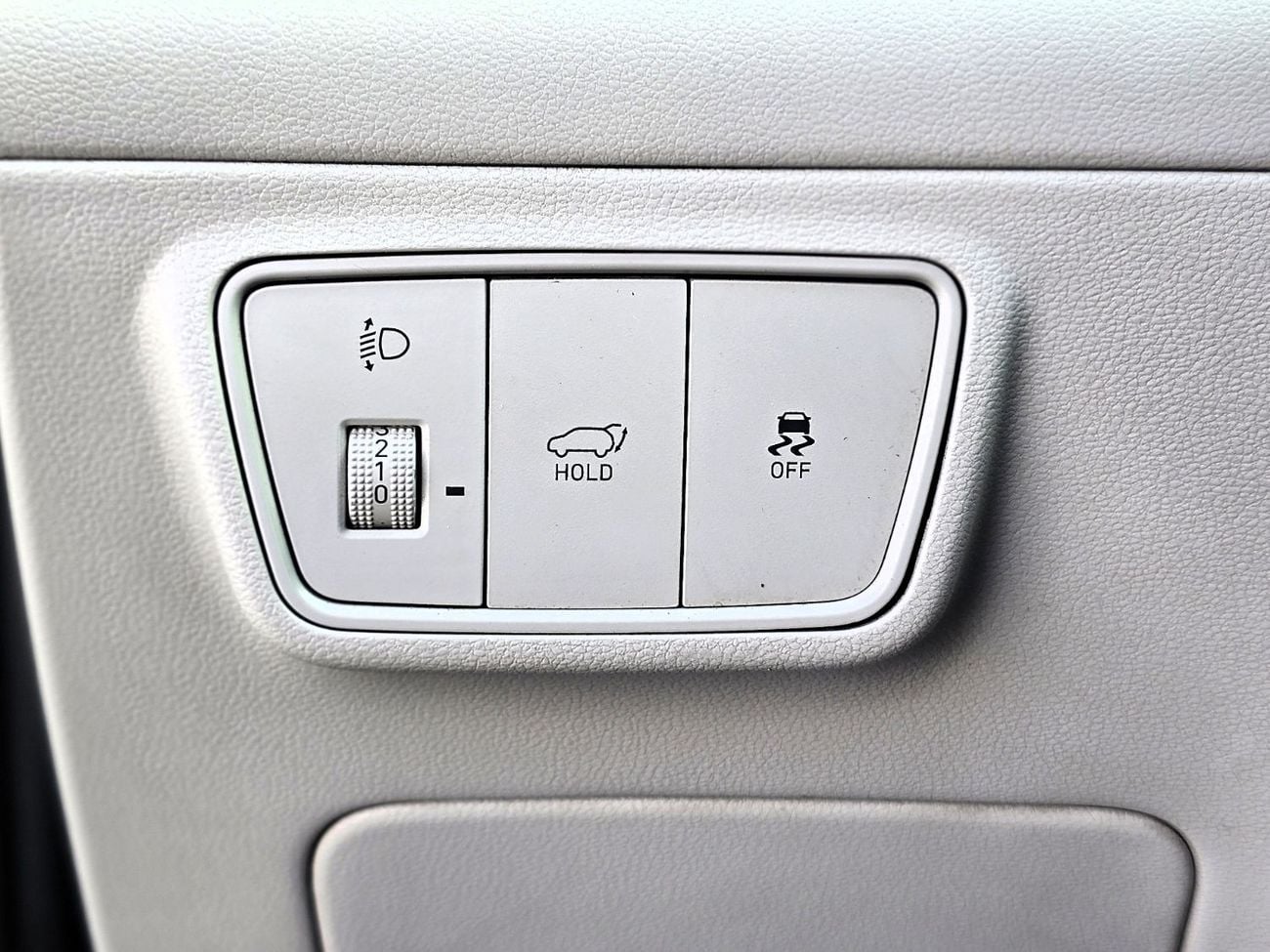 Hyundai Tucson 2.0L Smart (FWD) Used Hyundai Tucson Full Option  2.0L FWD SUV 5Doors GCC White Color 2022 Model