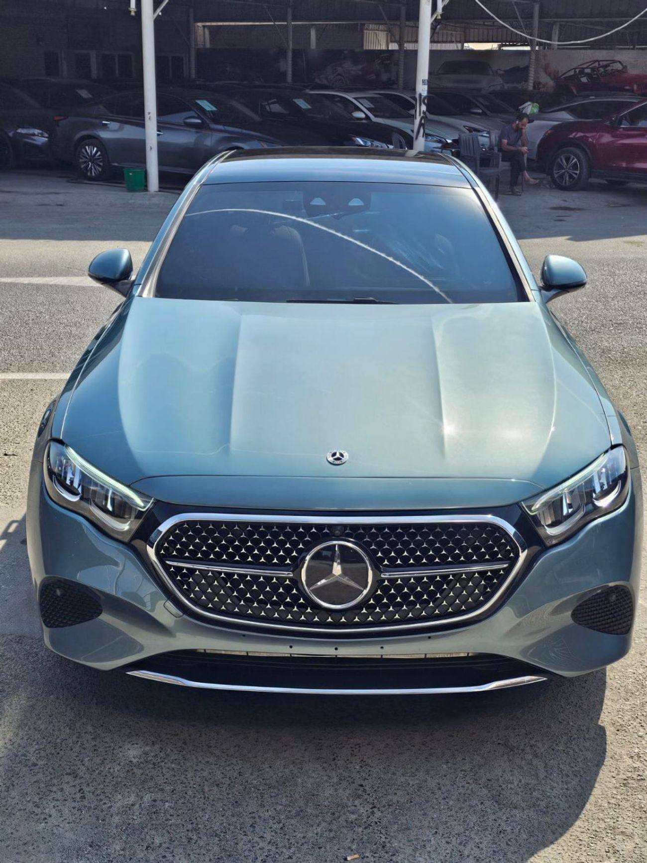 Mercedes-Benz E200 2.0L