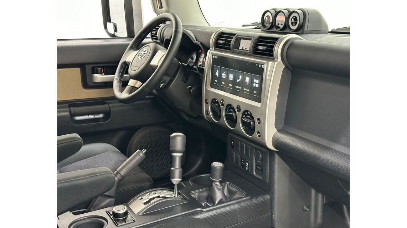 تويوتا إف جي كروزر 2023 Toyota FJ Cruiser GXR, Feb 2026 Toyota Warranty, Feb 2027 Toyota Service Pack, Low Kms, GCC