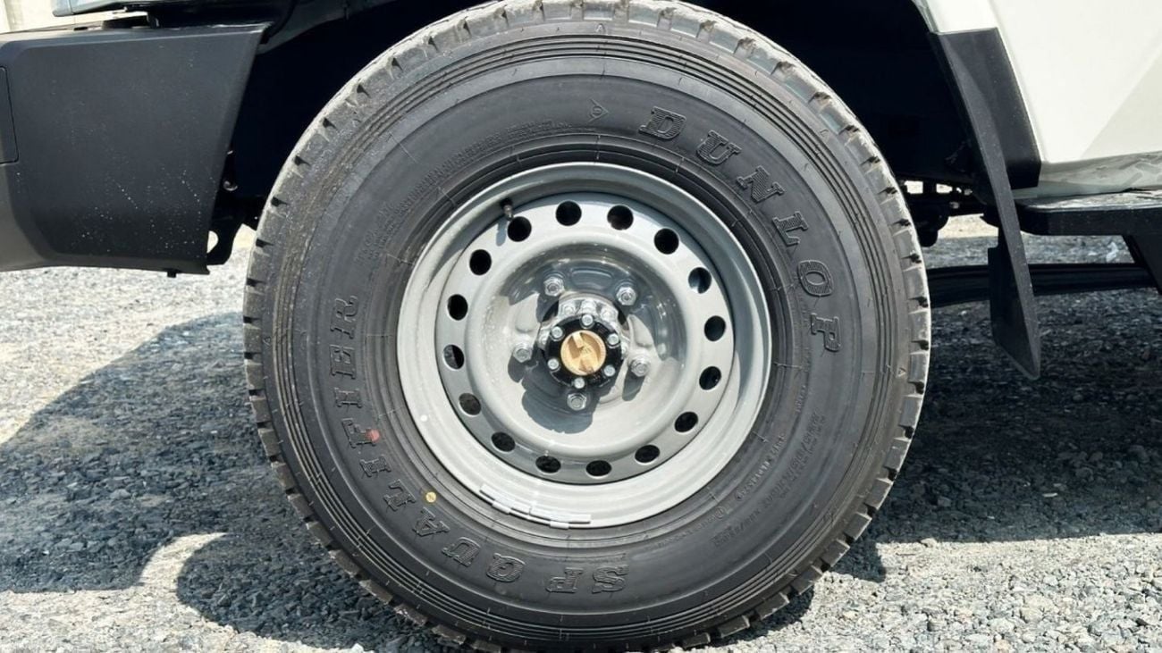 تويوتا لاند كروزر 70 LC 78 40TH ANNIVERSARY 4.0L AT LC76 STD Std 4.0L AWD