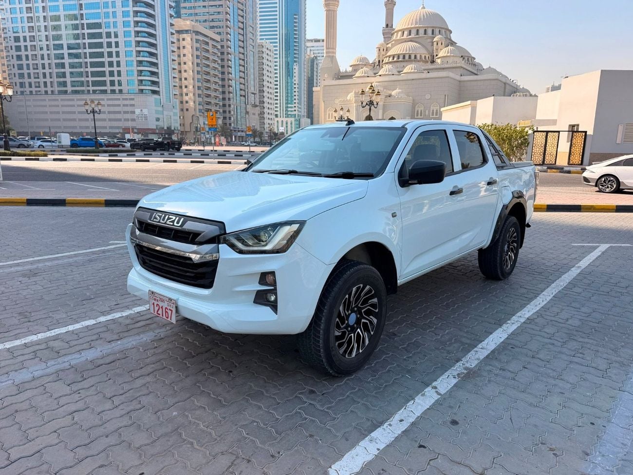 إيسوزو D ماكس LS