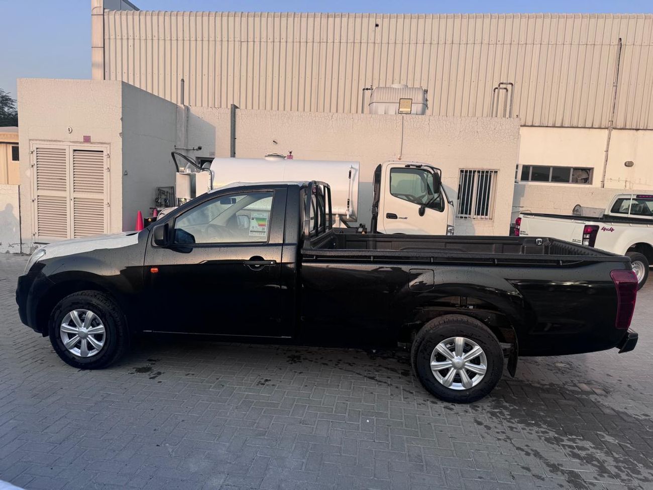 Isuzu DMax 2.5L 2WD (4x2) Single Cab (2 Doors) MY 2026 - Made in India