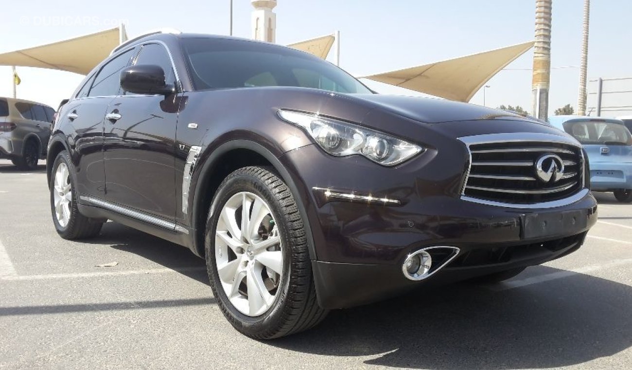 إنفينيتي QX70