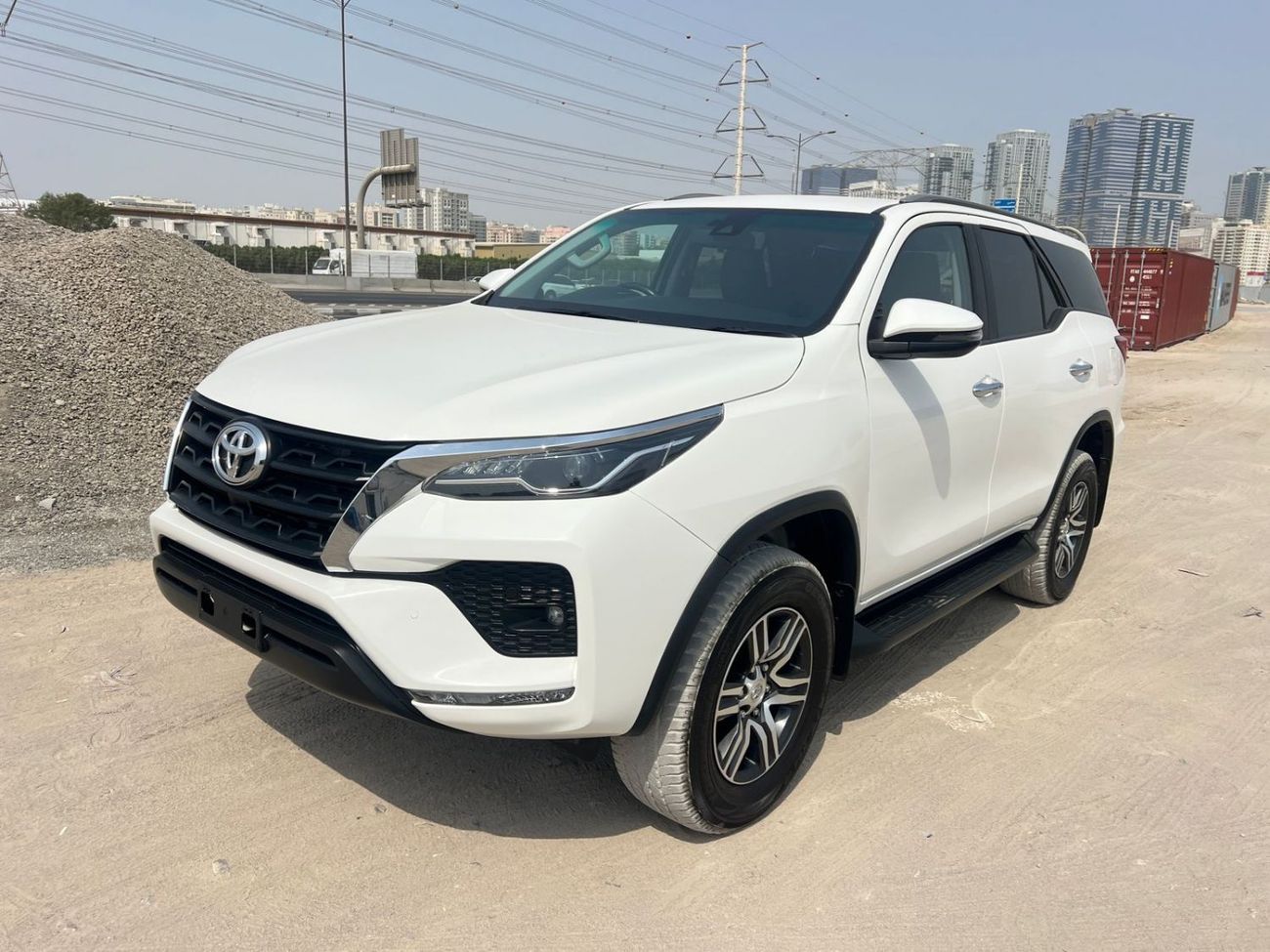 تويوتا فورتونر 2,8 LITER ,DIESEL RIGHT HAND DRIVE PUSH START