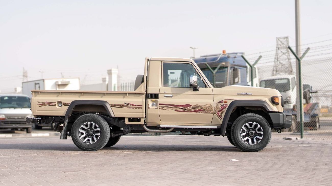 تويوتا لاند كروزر بيك آب 2025 Toyota Land Cruiser LC 79 2.8L SC AT Diesel Full Option (Beige)