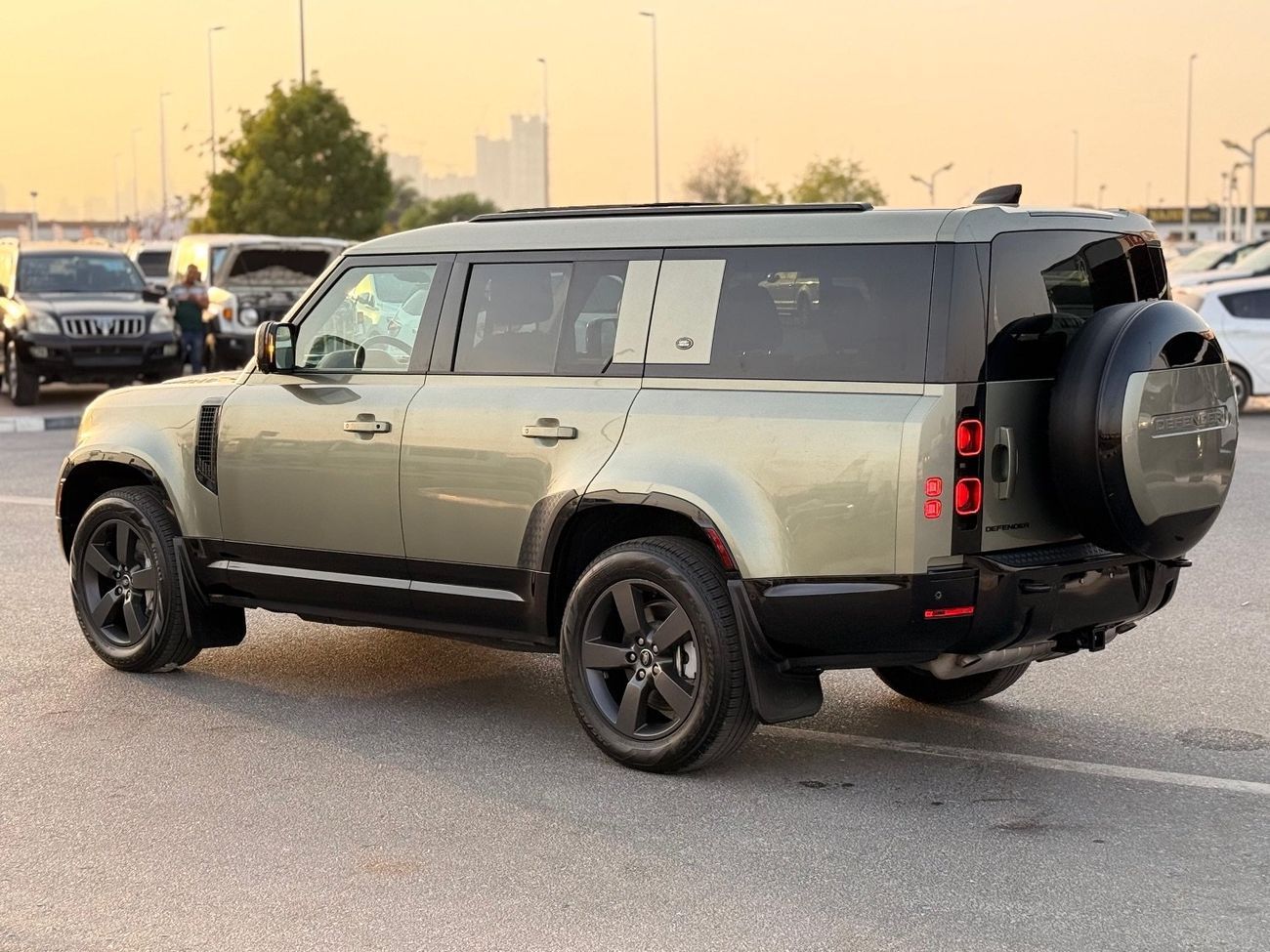 Land Rover Defender 130 SE P400 X Dynamic (7 Seater)