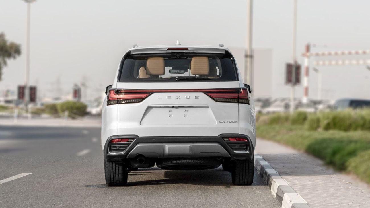 لكزس LX 700h 2026 Lexus LX700h Signature 3.5L AT Hybrid With Auto Parking (White-Tan)