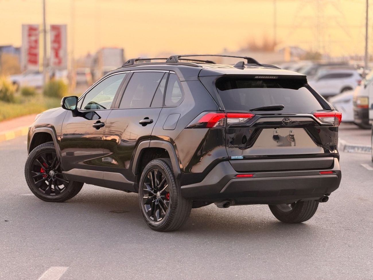 تويوتا راف ٤ XLE premium 2.5 L Full option