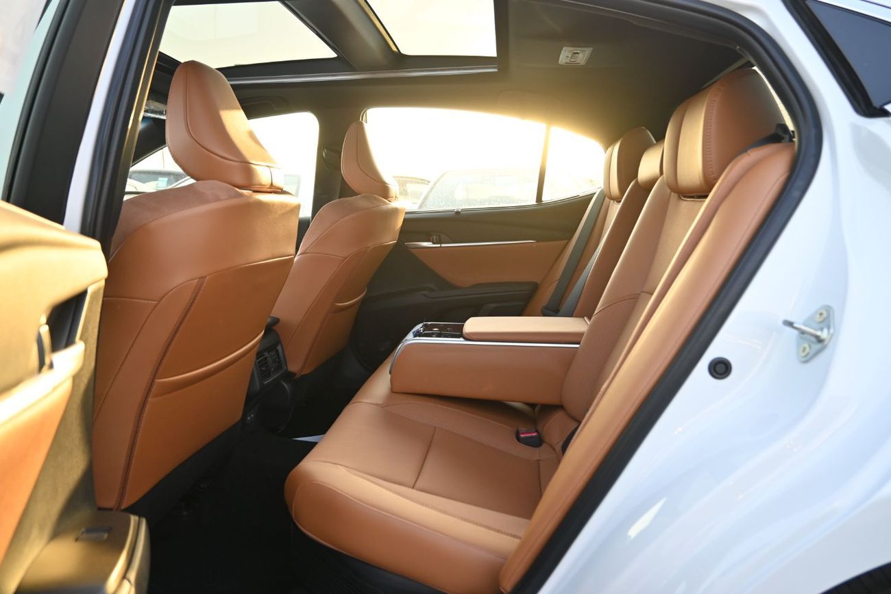 تويوتا كامري LUMIERE HEV Toyota Camry Lumiere 2.5L Hybrid, Model 2025, Color White