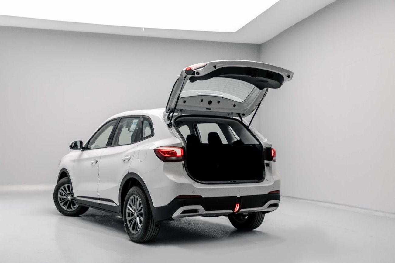 أم جي ZS STD 1.5L - White Inside Black | Export Only