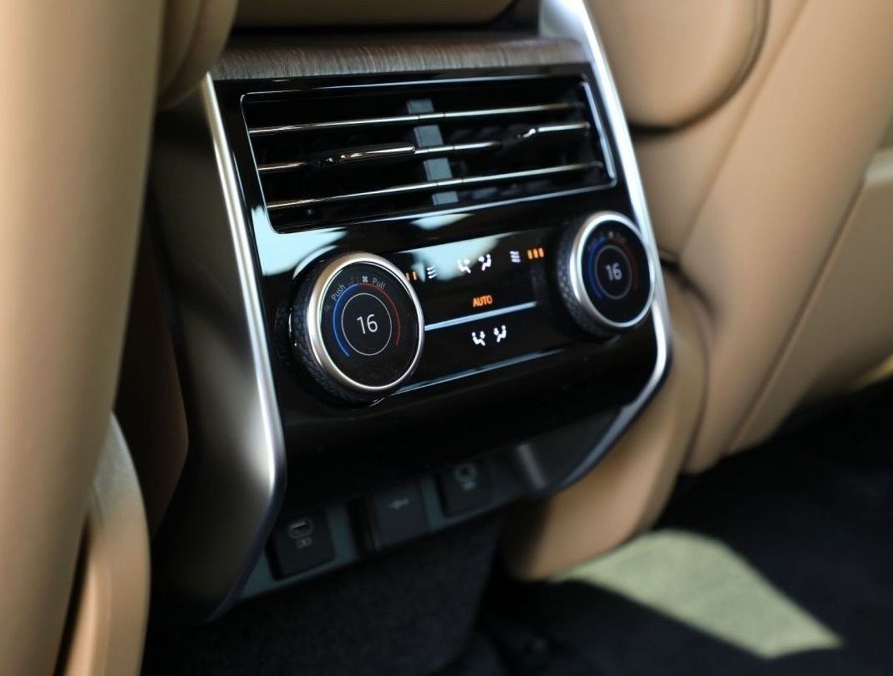 لاند روفر رينج روفر SE ATB V8 P530 /Low Mileage