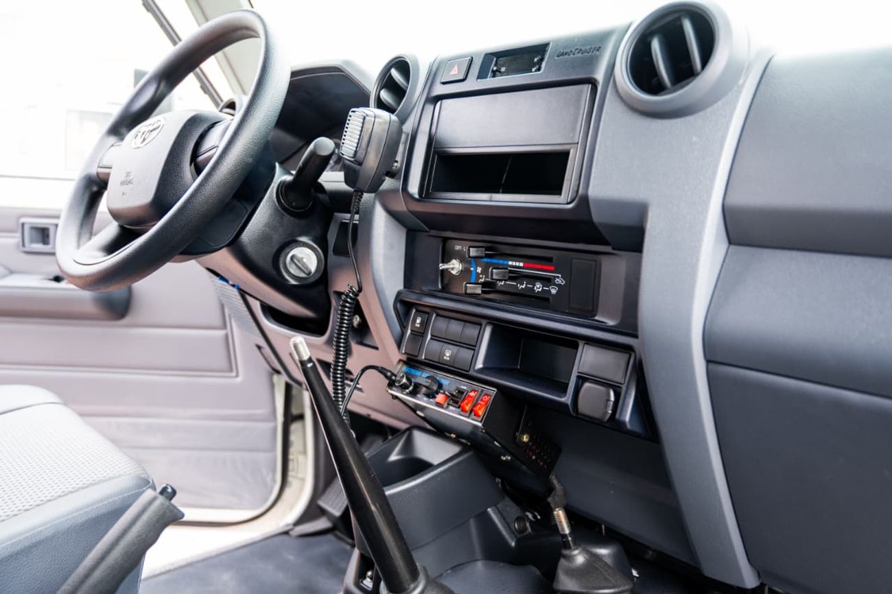 تويوتا لاند كروزر 70 LC 78 | Manual Transmission | 4.2L Diesel | 3 door | Basic Life Support Ambulance