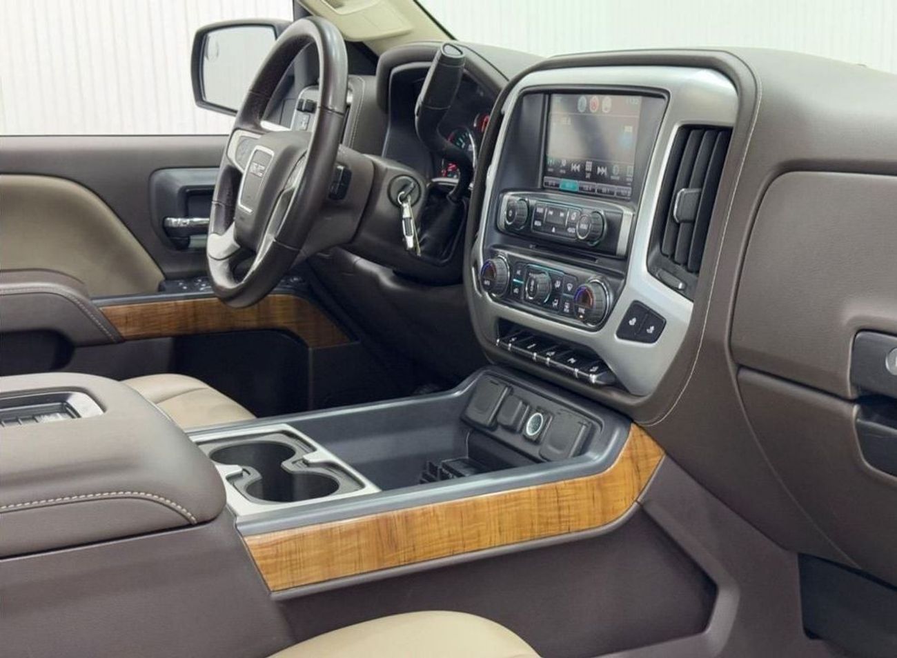 GMC Sierra 6.0L V8 2500HD SLE 2018 GMC Sierra 2500HD SLE, Warranty, Full GMC Service History, Very Low Kms, GCC