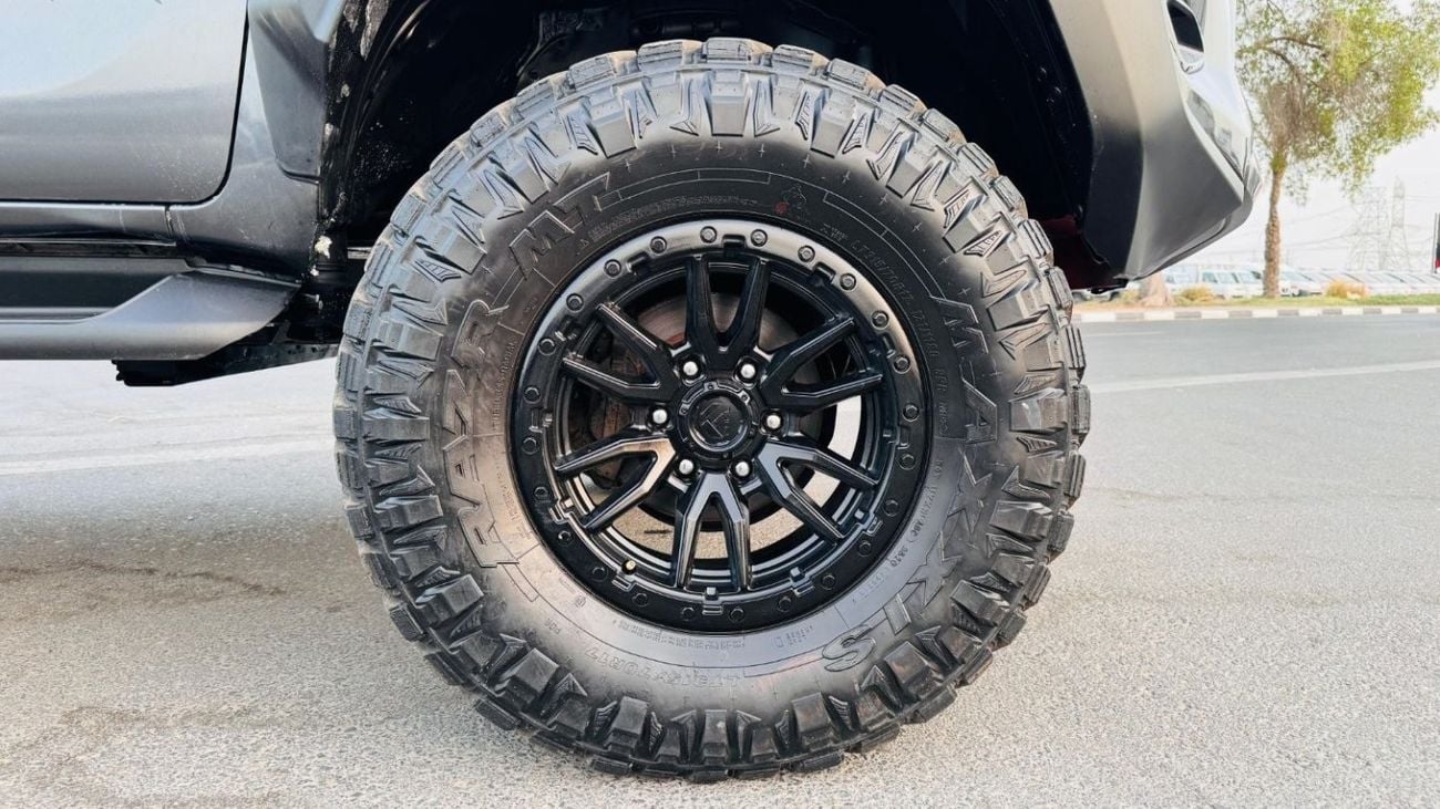 تويوتا هيلوكس -