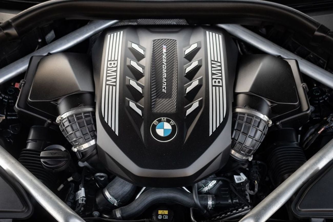 BMW X5 M50i 4.4L BMW X5 M50i M-Sport 2021 GCC under Agency Warranty with Flexible Down-Payment.