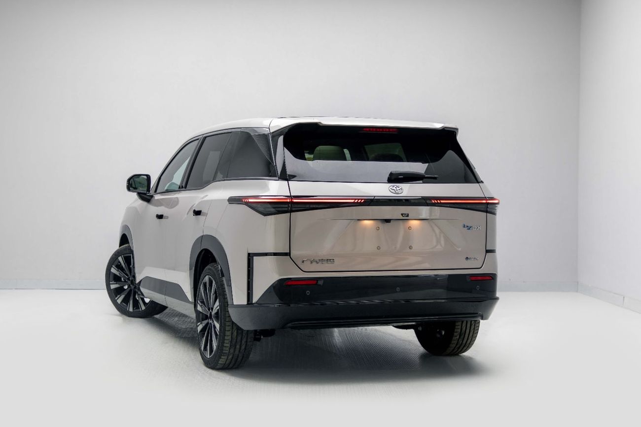 تويوتا BZ3X Max - Silver Inside Beige | Export Only