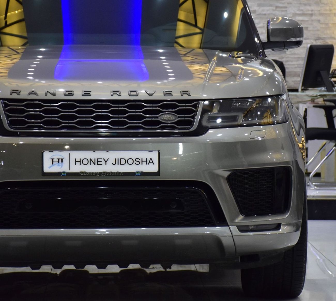 Land Rover Range Rover Sport EXCELLENT DEAL for our Land Rover Range Rover Sport Supercharged ( 2019 Model ) in Brown Color GCC S