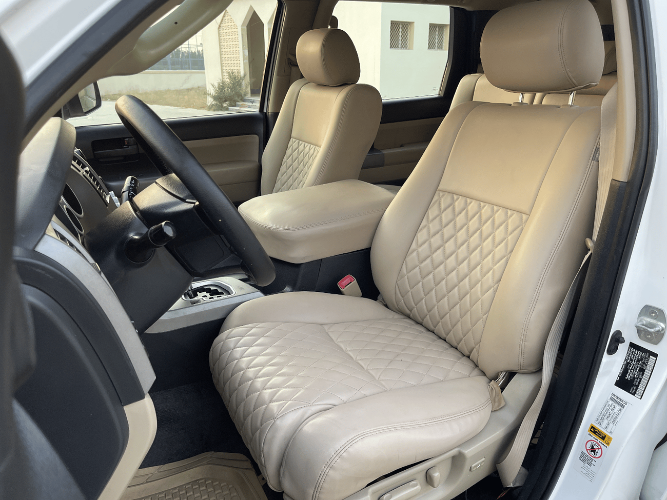 Toyota Sequoia Limited Toyota Sequoia   MODEL 2012  V8     L5,7   Excellent Condition (GCC  _ SPEC) - VERY GOOD CON