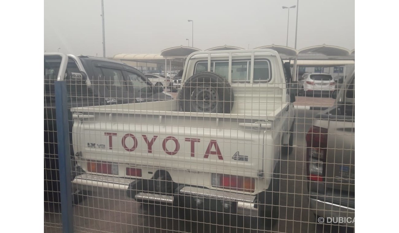 Toyota Land Cruiser Pick Up