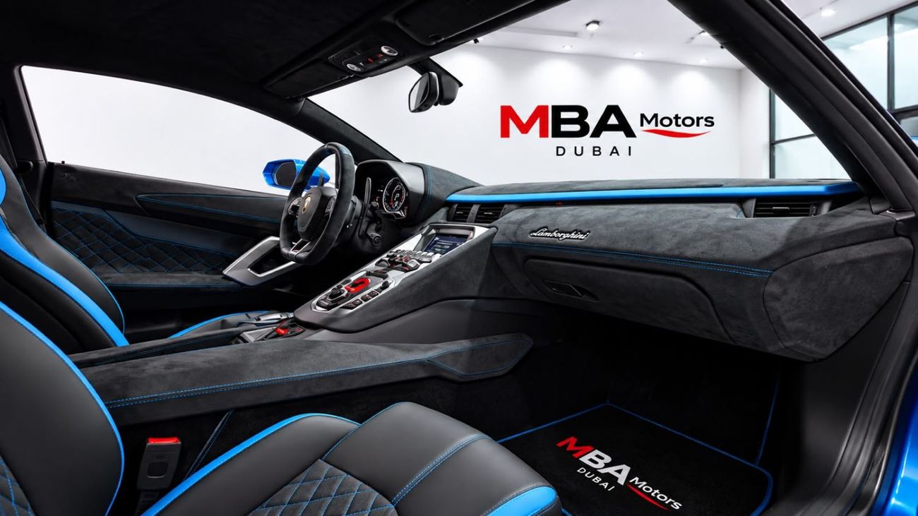 Lamborghini Aventador ROADSTER 6.5L V12 GCC Full service history