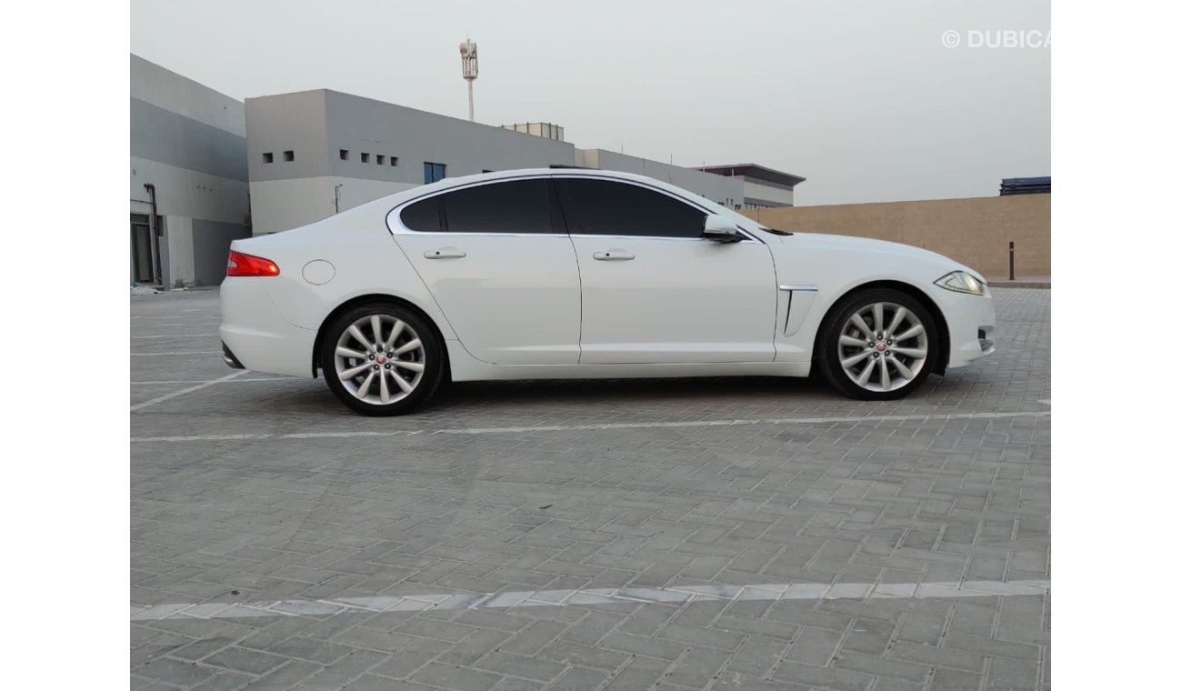 Jaguar XF Portfolio