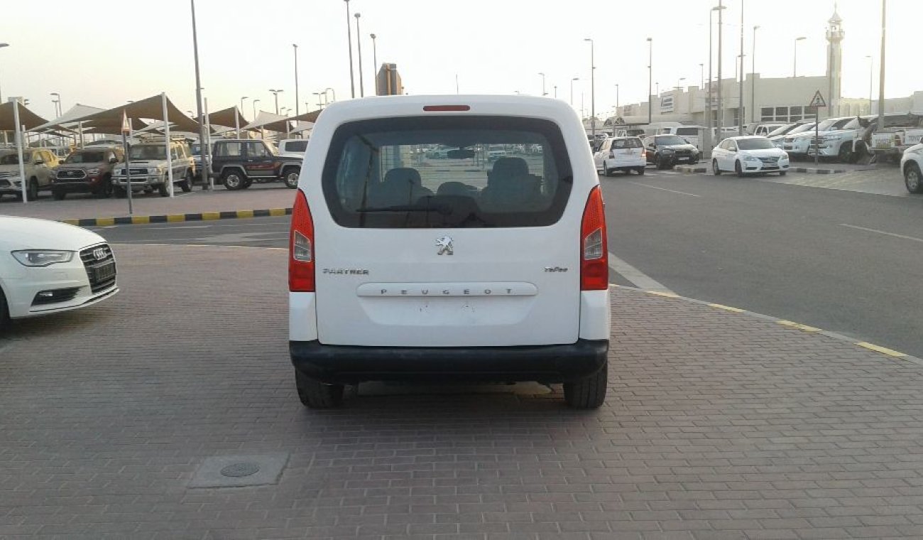 بيجو بارتنر تيبي ديزل ابيض 2010