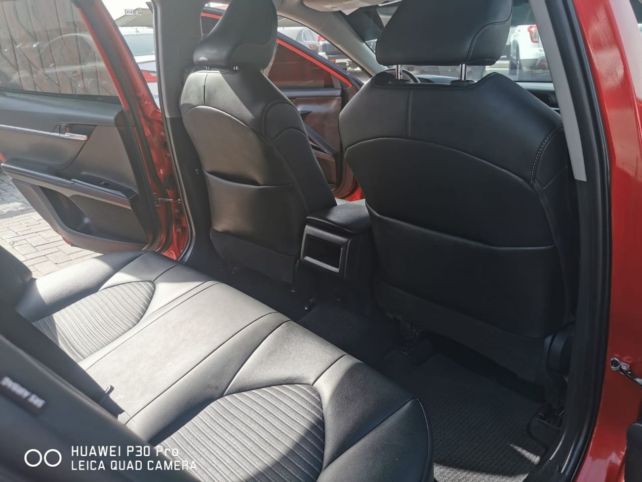 Toyota Camry SE 2.5L (181 HP) Excellent condition & luxury feel