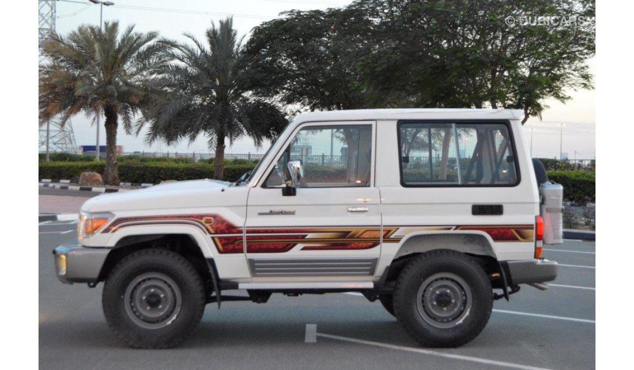 تويوتا لاند كروزر Hardtop V6 4.0L 5 Seater with Winch