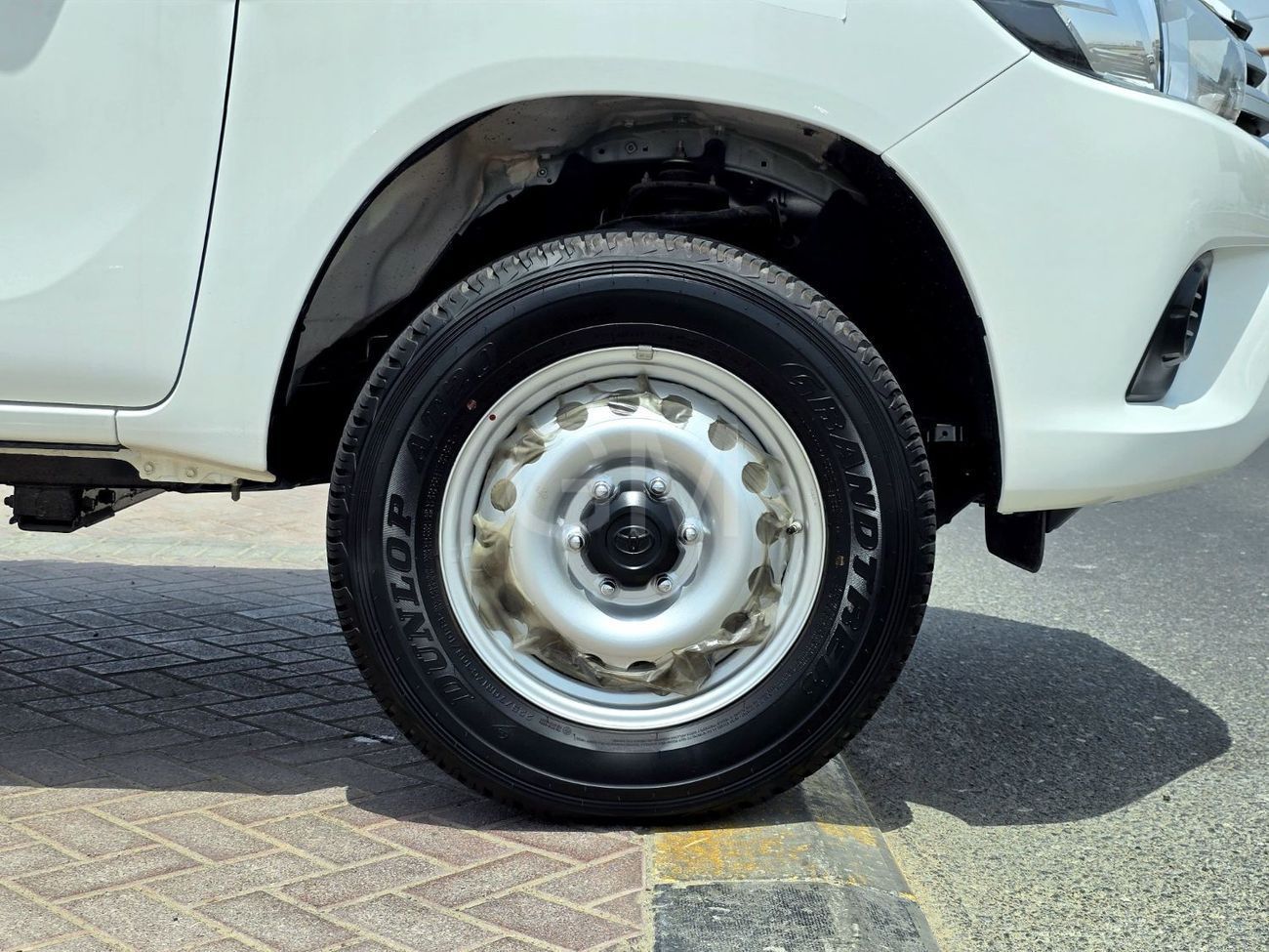 تويوتا هيلوكس TOYOTA HILUX DIESEL 2.4 NARROW - A/T - BASIC - POWER WINDOWS - 2024 MODEL - WHITE INSIDE BLACK - OMA