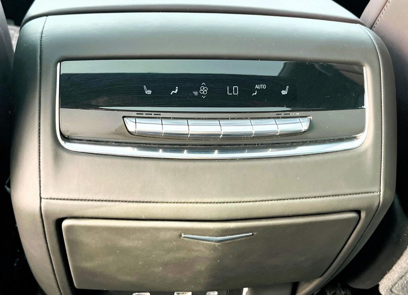 Cadillac Escalade Sport Platinum 6.2L AWD