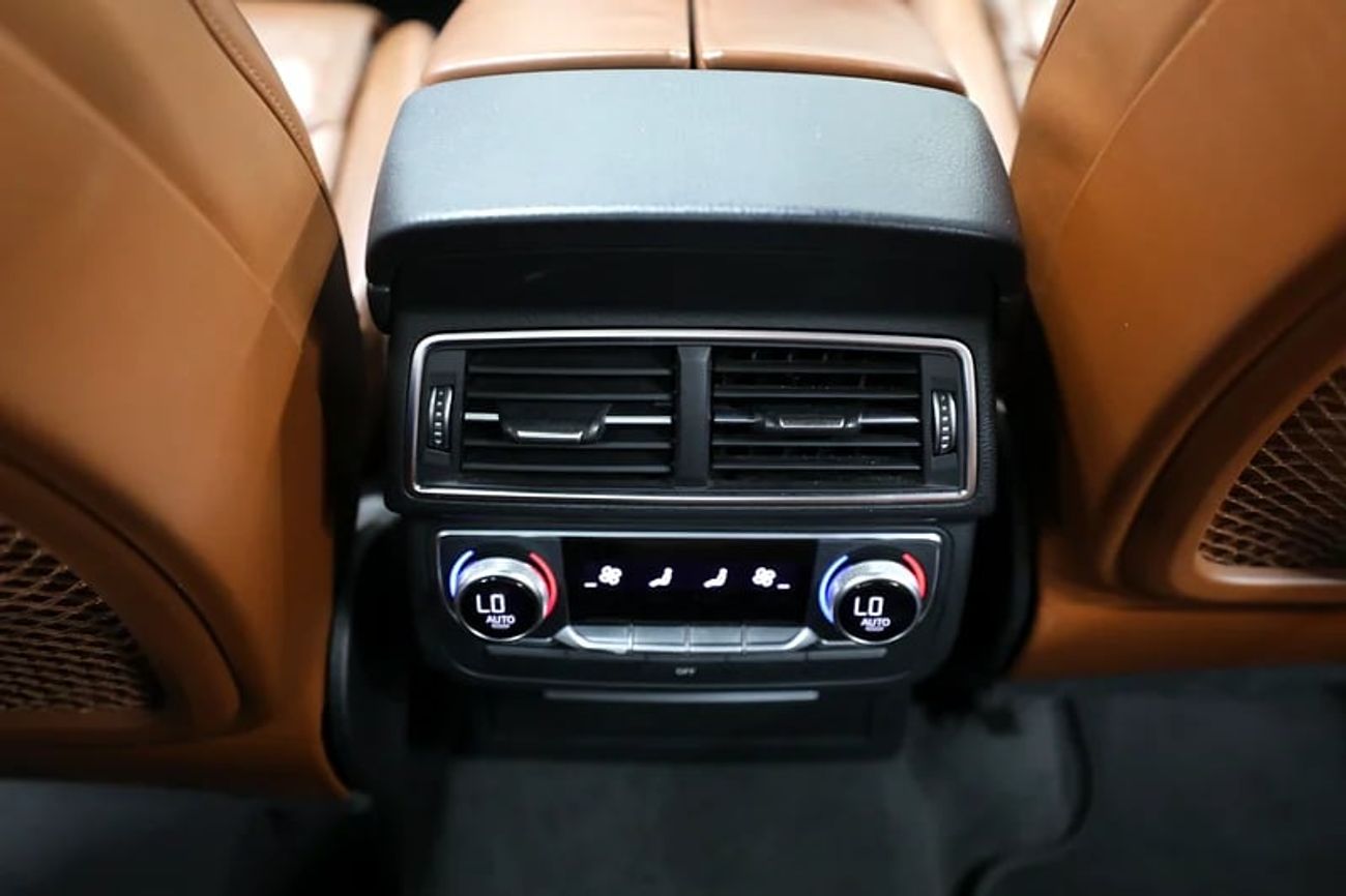 Audi Q7 GCC | | 7 Seater | 2,400 Monthly | Free Insurance + Registration | Ref#D031389