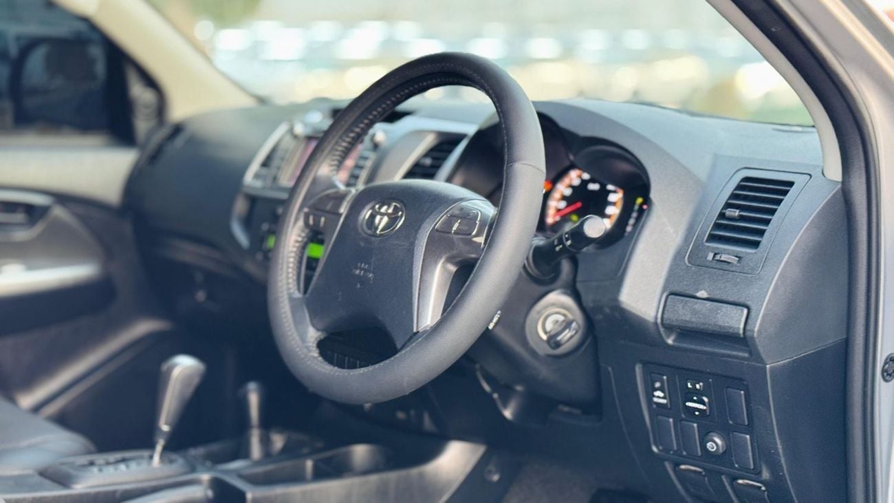 Toyota Hilux DOUBLE CABIN | 3.0L DIESEL | BULL BAR + ROLL BAR | RHD | AUTOMATIC  TRANSMISSION | 2015