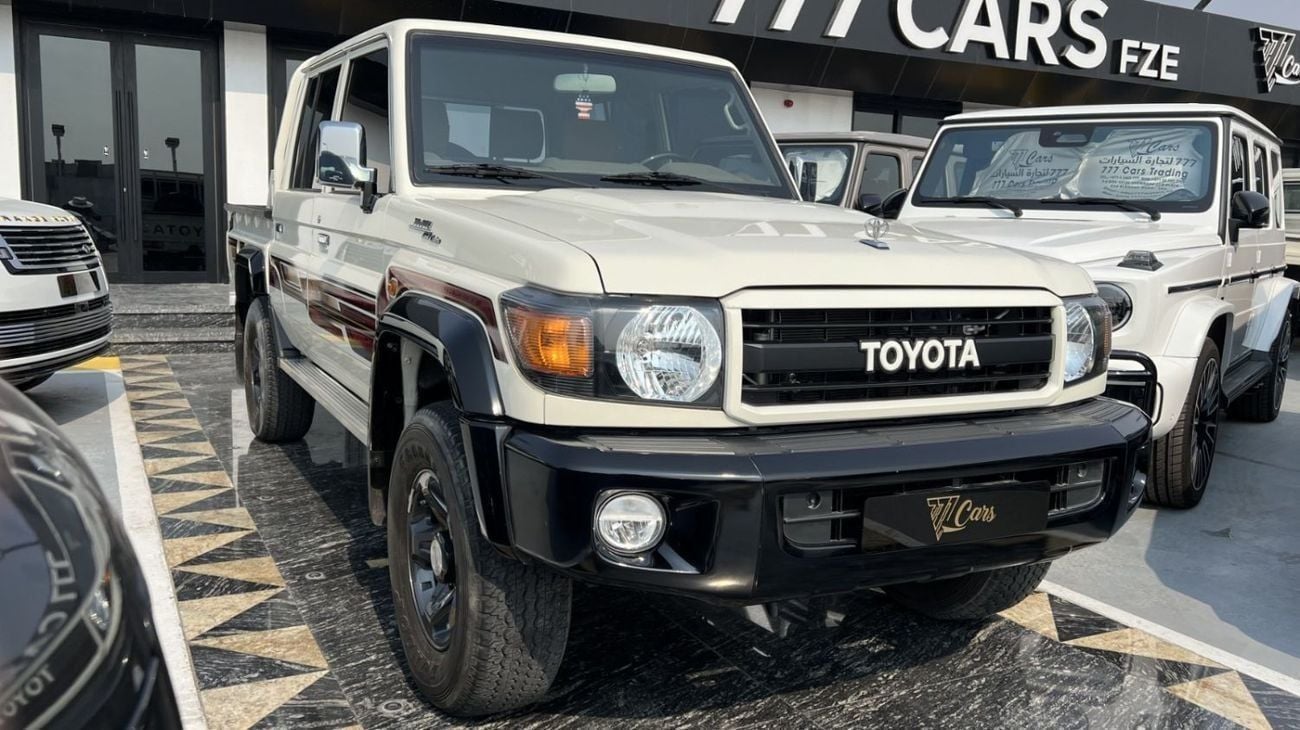 تويوتا لاند كروزر بيك آب 4.0L Double Cab