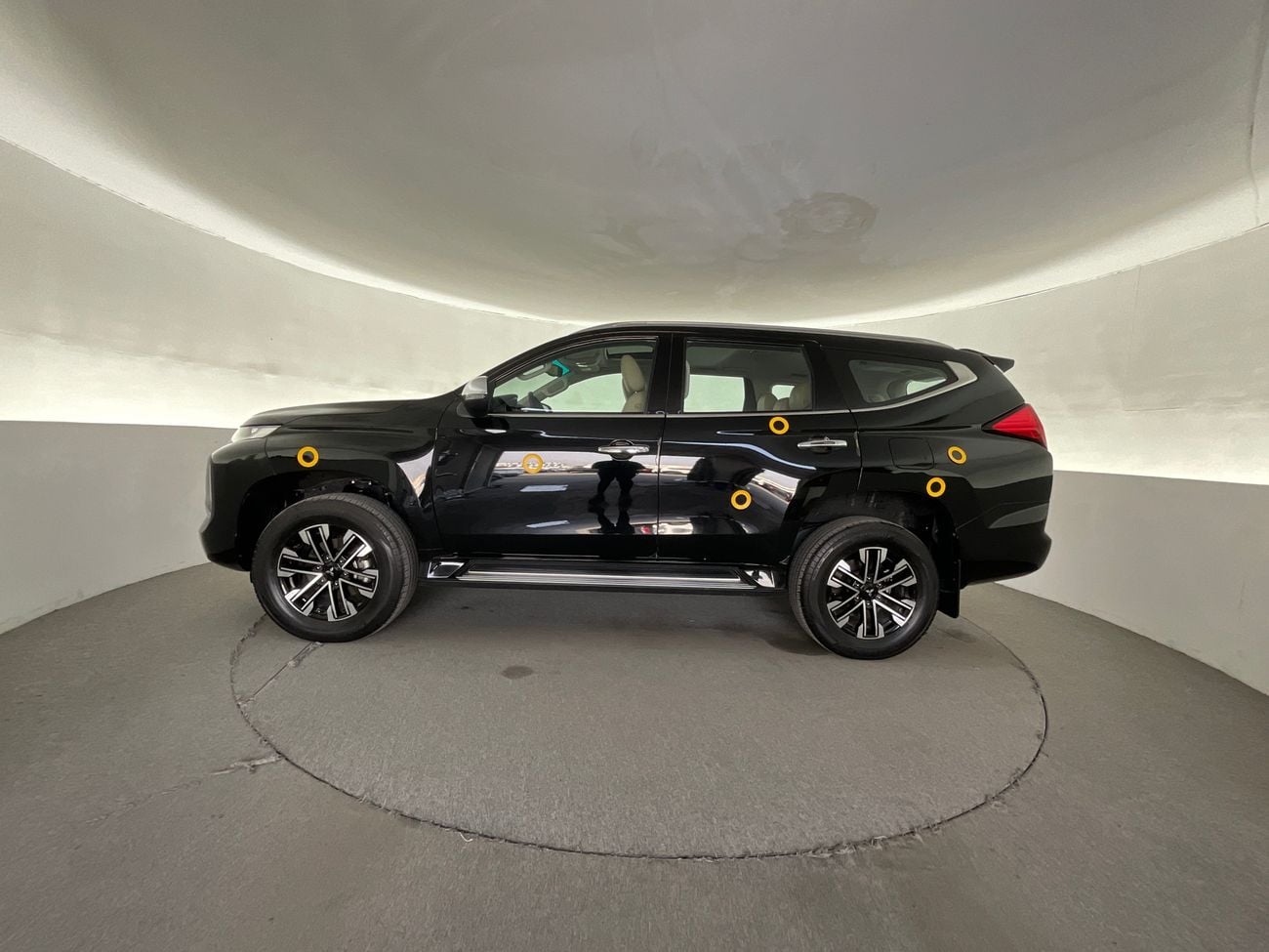 ميتسوبيشي مونتيرو سبورت GLS Top | شامل الضمان | 0 ﺪﻔﻋﺓ ﺃﻮﻟﻯ