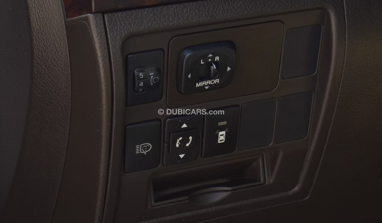 Toyota Land Cruiser GXR V6