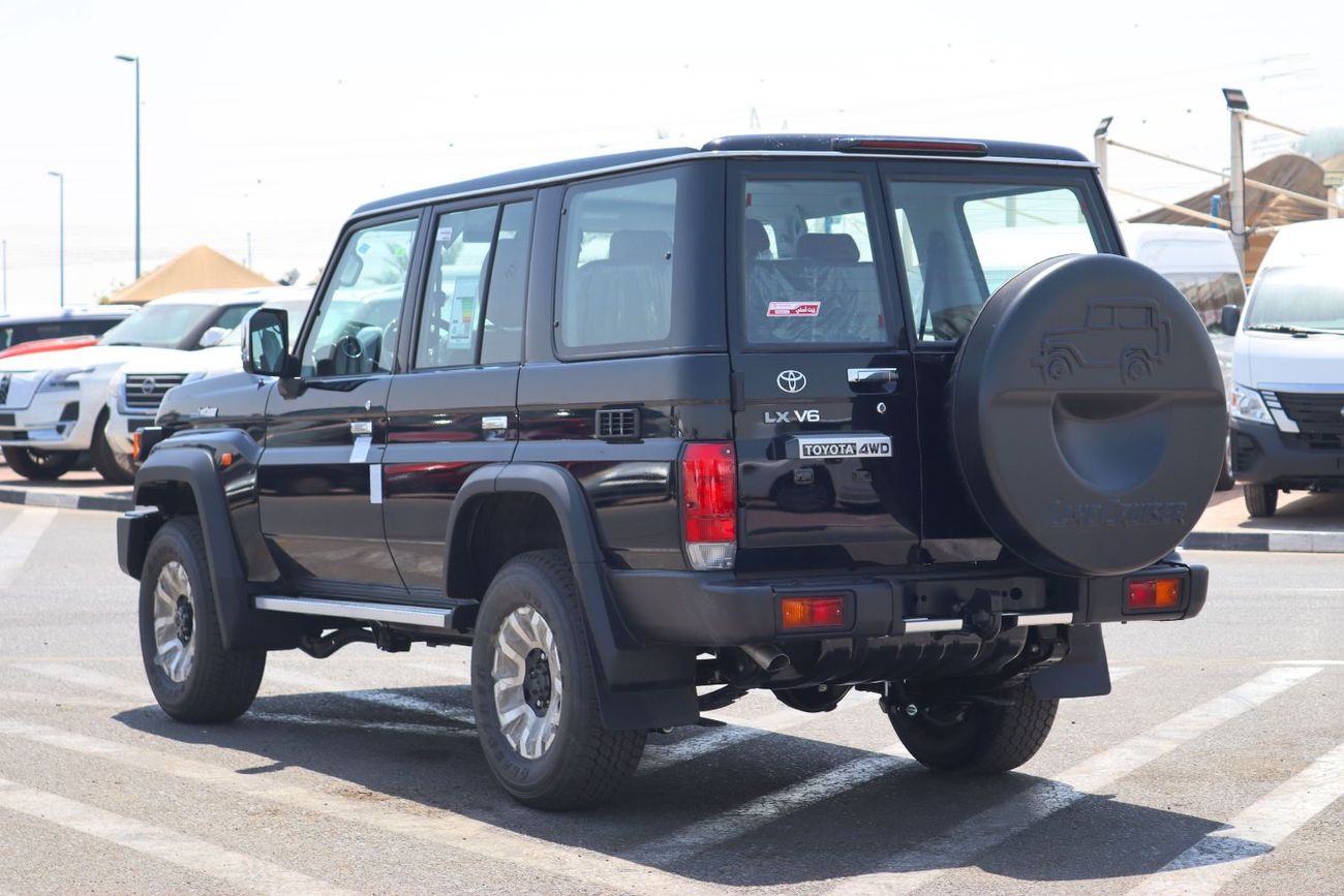 Toyota Land Cruiser 70 LC 76 | LX | 4.0L | V6 Automatic | GCC Specification
