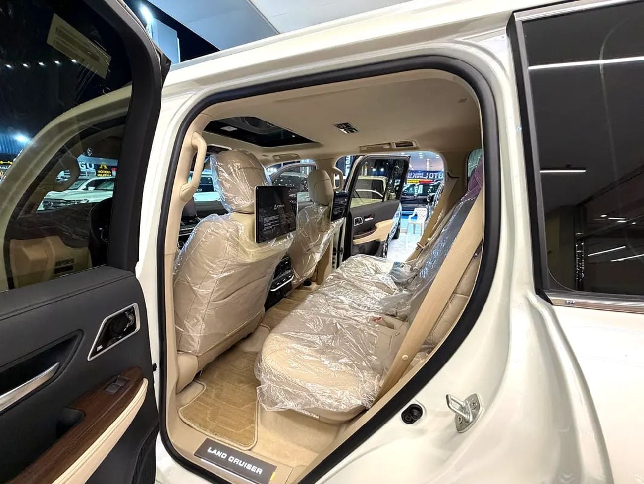 Toyota Land Cruiser VXR NON-TURBO – GCC AL-FUTTAIM – ONLY 3000 KM